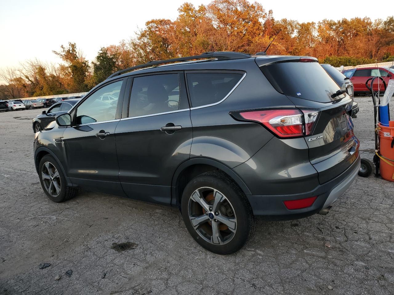 VIN 1FMCU9GD0HUC86009 2017 FORD ESCAPE no.2