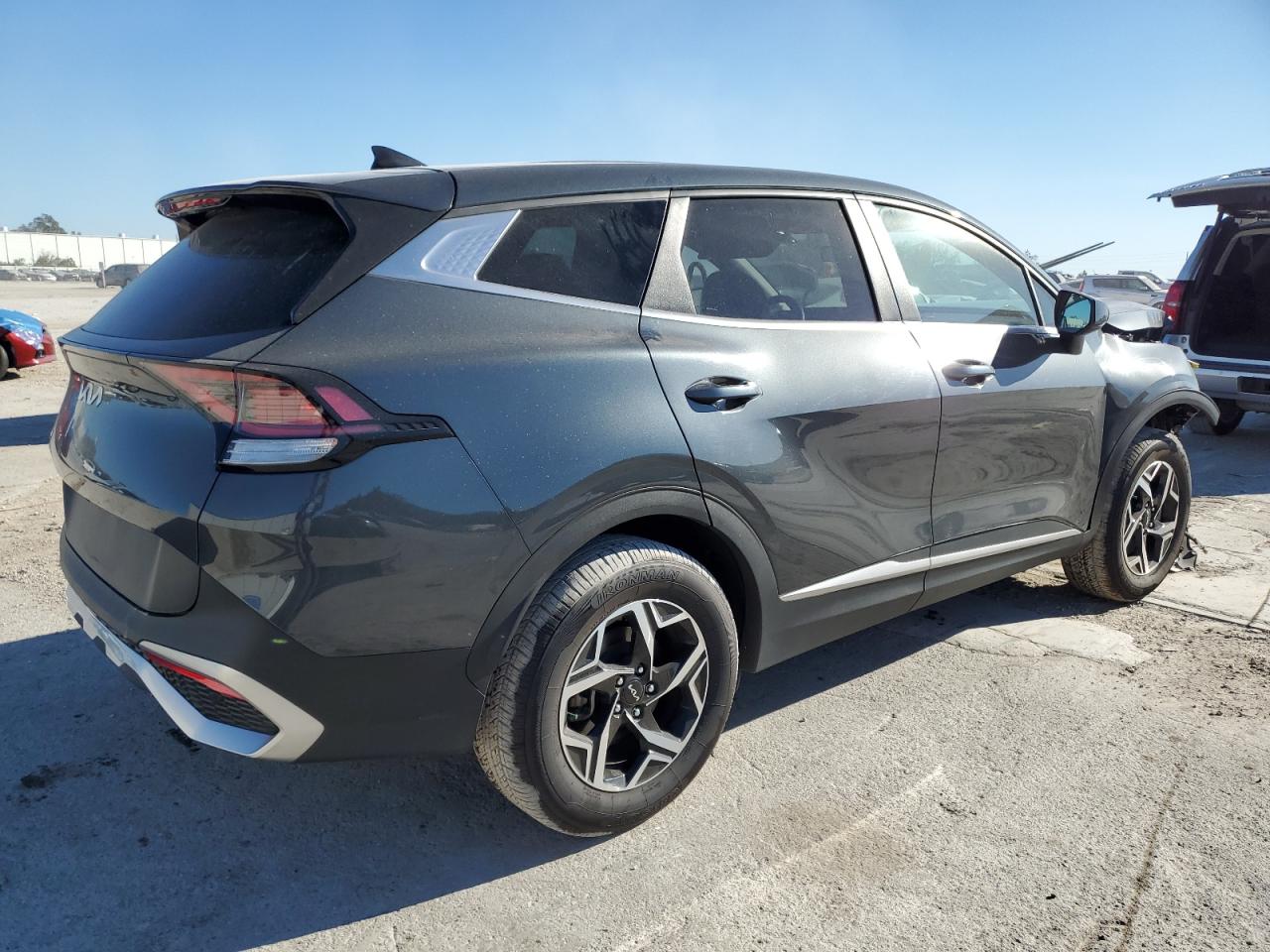 2023 Kia Sportage - Image 3
