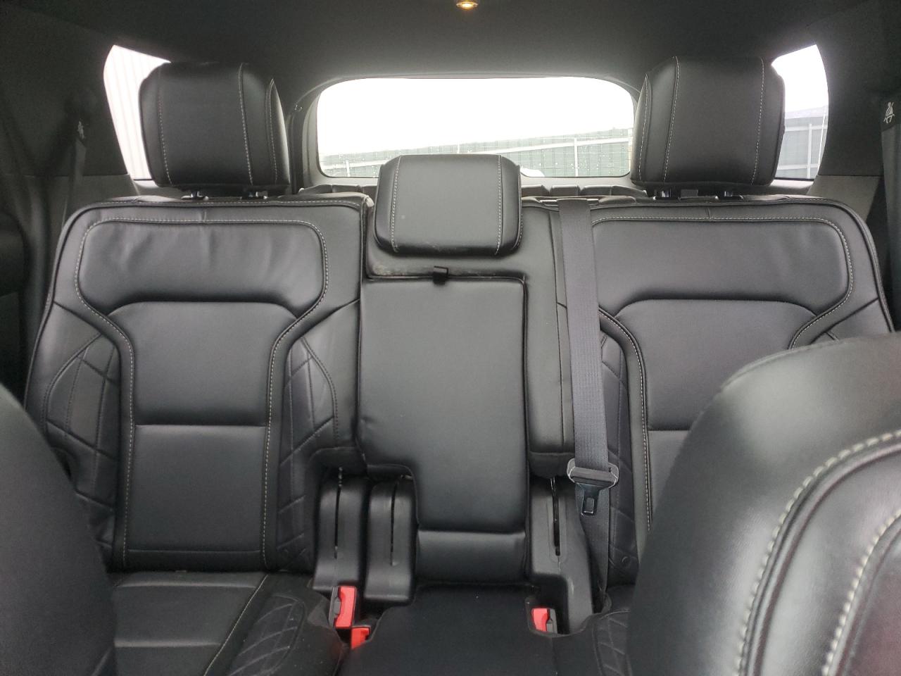2017 Ford Explorer - Image 10
