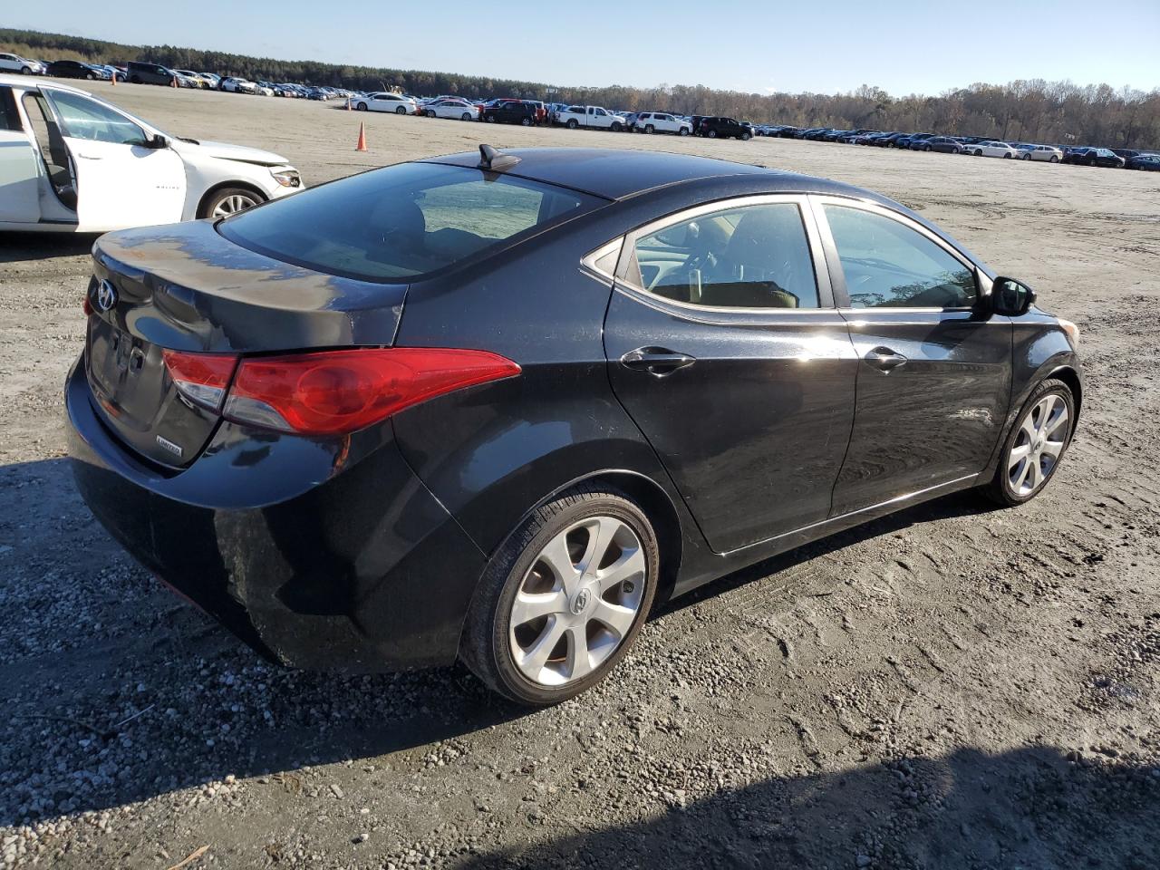 2012 Hyundai Elantra - Image 3