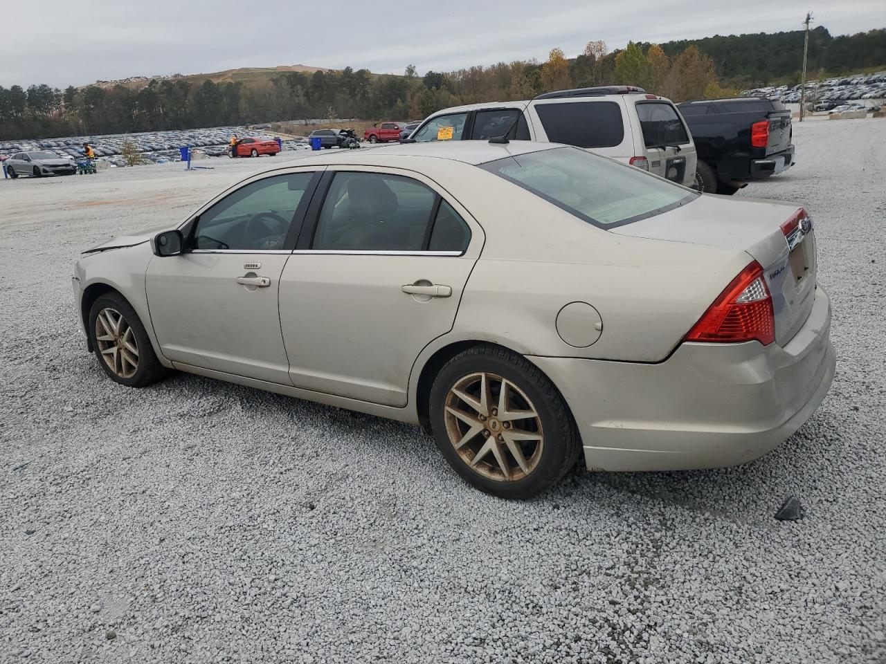 2010 Ford Fusion - Image 2