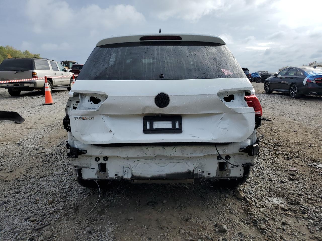 VIN 3VV3B7AX9JM086629 2018 VOLKSWAGEN TIGUAN no.6