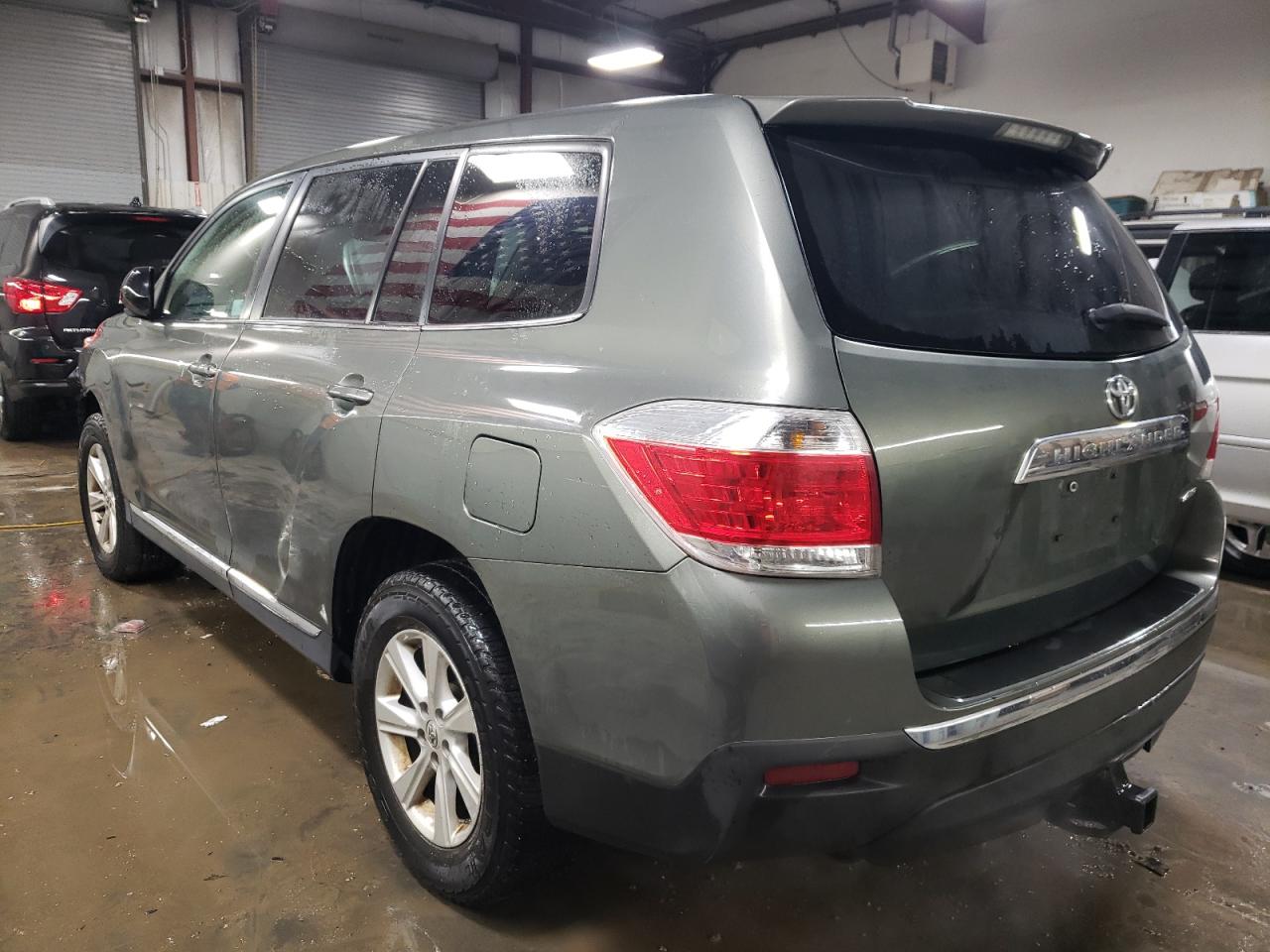 2012 Toyota Highlander - Image 2