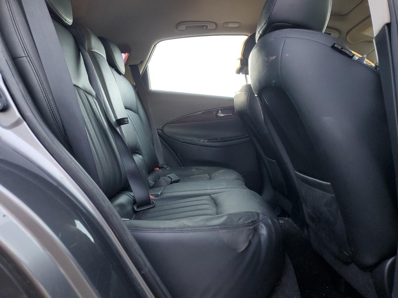 2015 Infiniti QX50 - Image 11