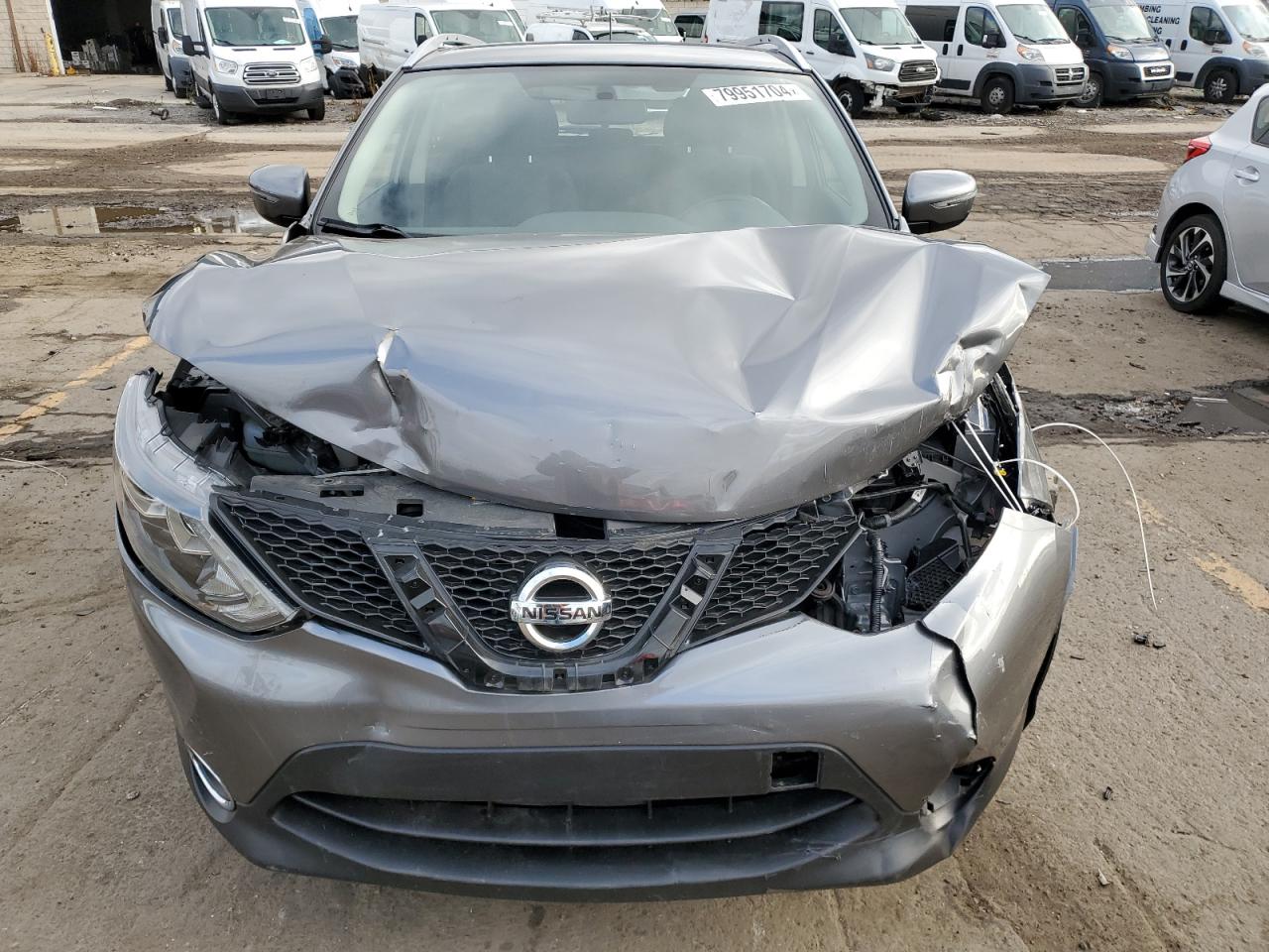 2017 Nissan Rogue - Image 5