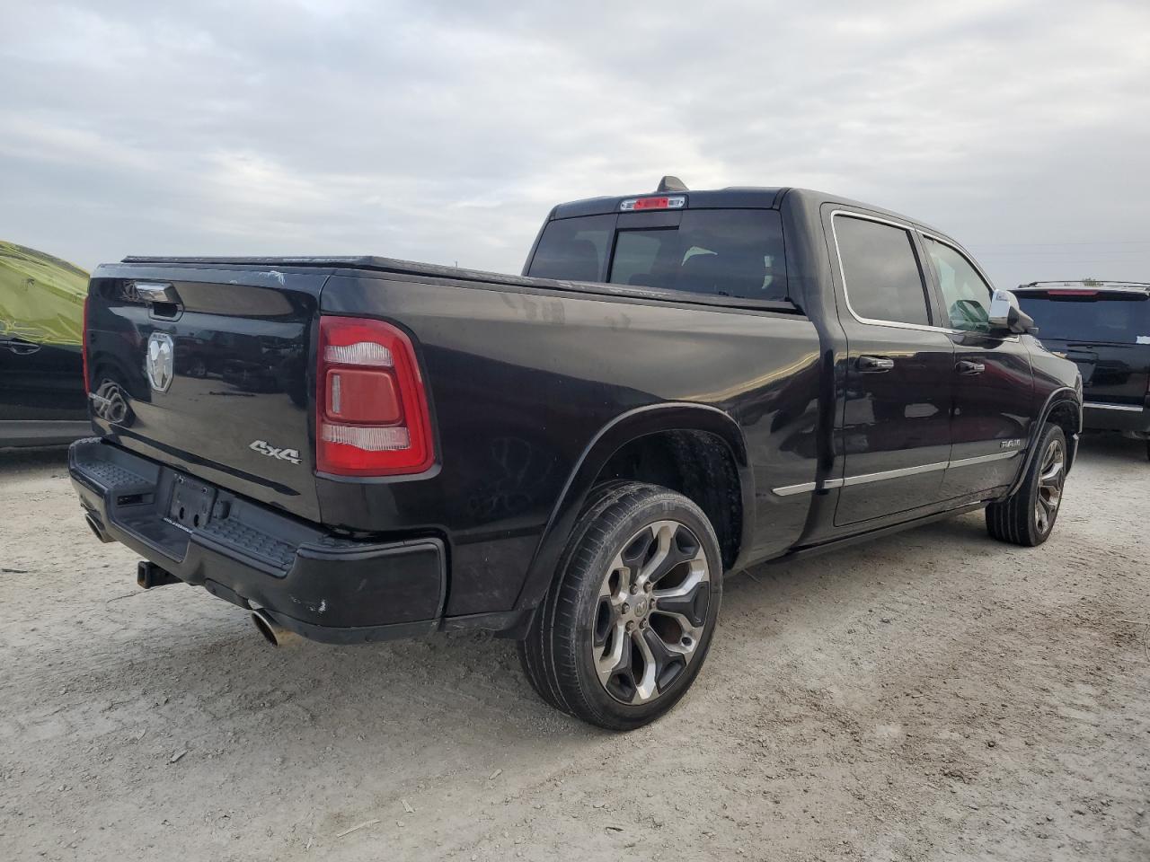 2019 RAM 1500 - Image 3