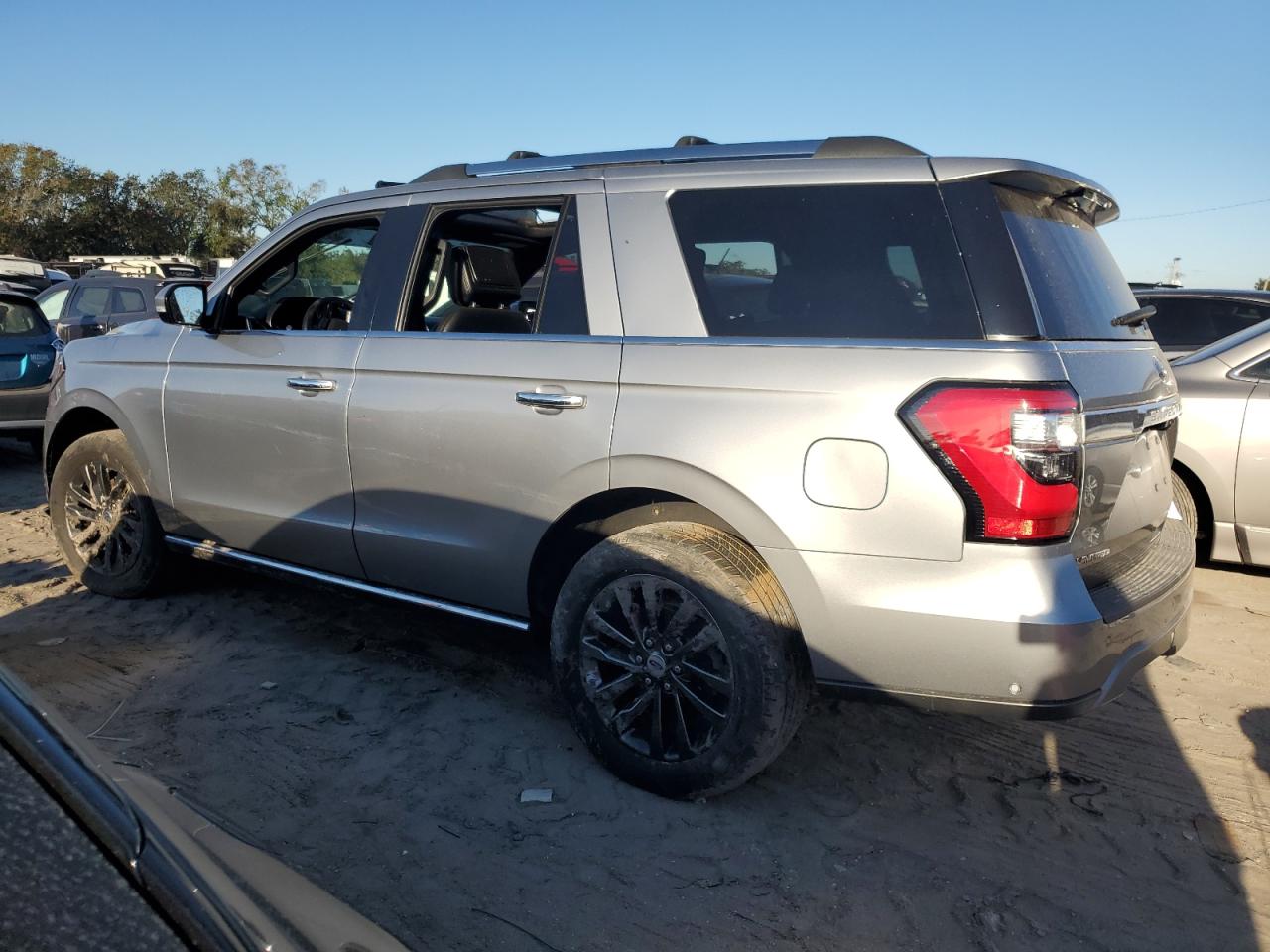 2021 Ford Expedition - Image 2
