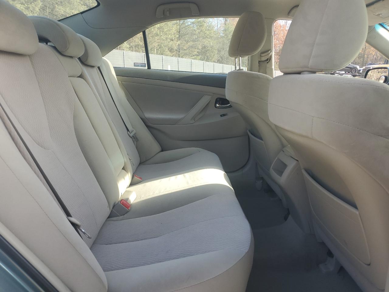 2011 Toyota Camry - Image 11