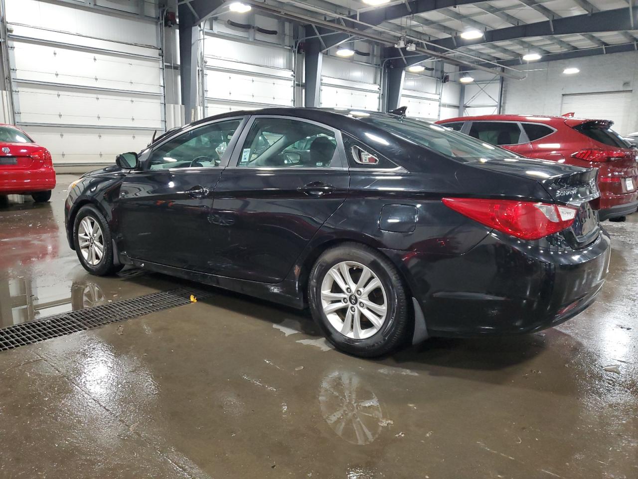 2011 Hyundai Sonata - Image 2