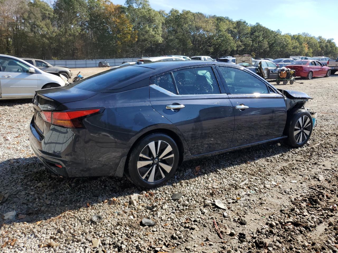 2019 Nissan Altima - Image 3