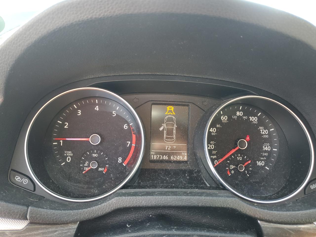2016 Volkswagen Passat - Image 9