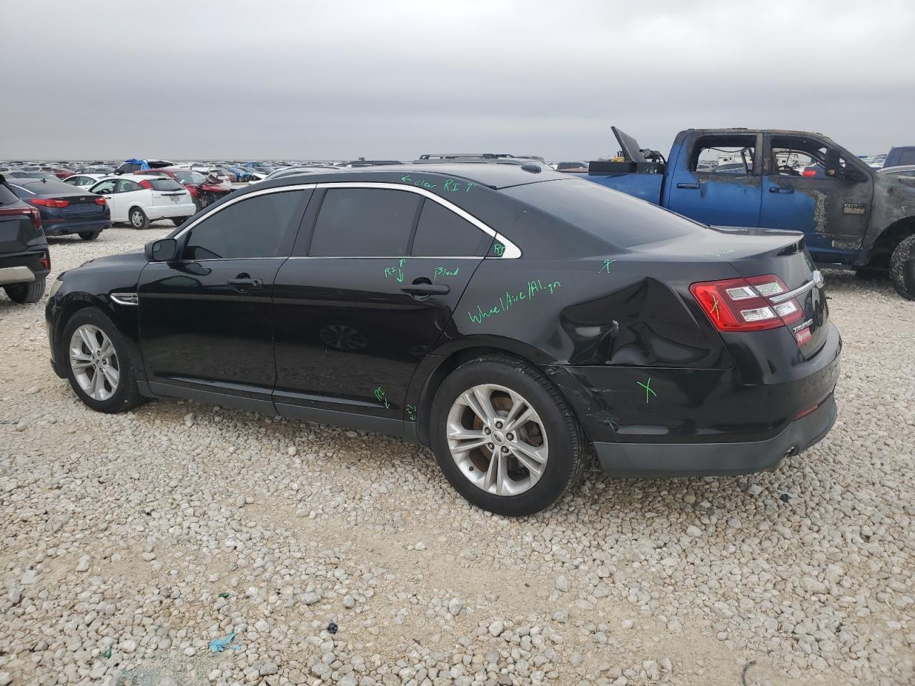 VIN 1FAHP2H8XFG170408 2015 FORD TAURUS no.2