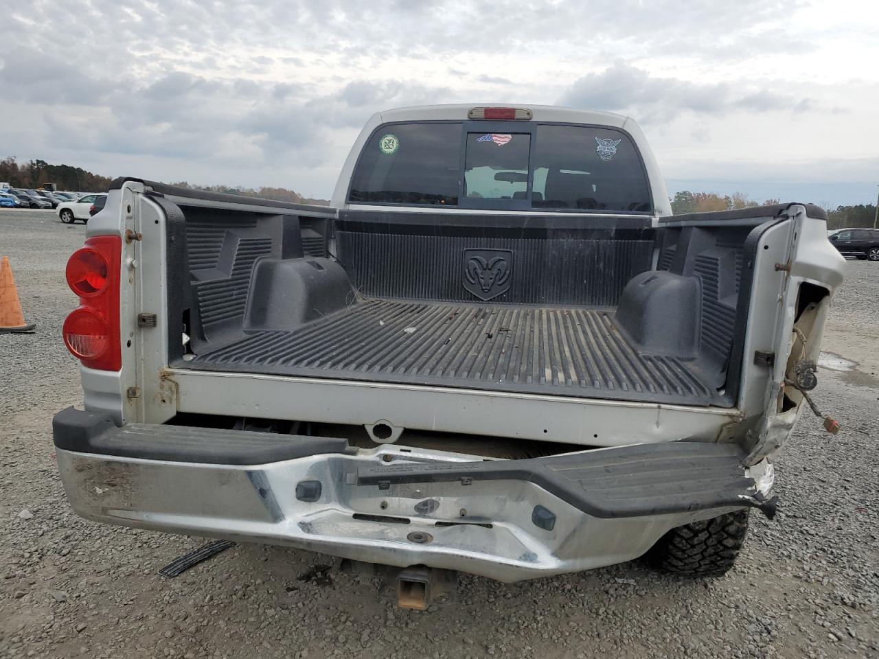 2005 Dodge Dakota - Image 6