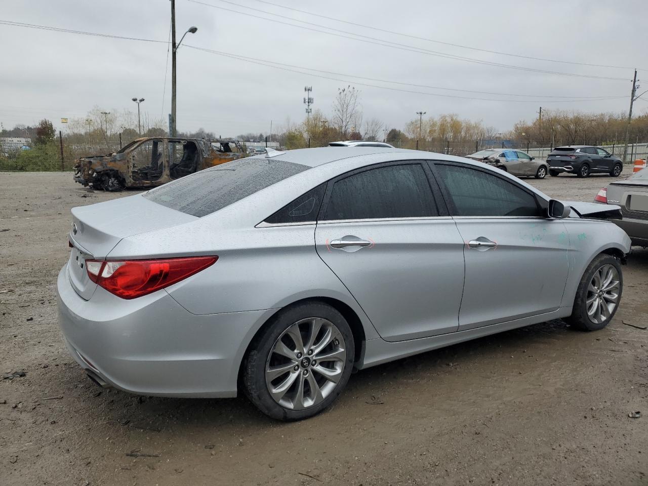 2012 Hyundai Sonata - Image 3