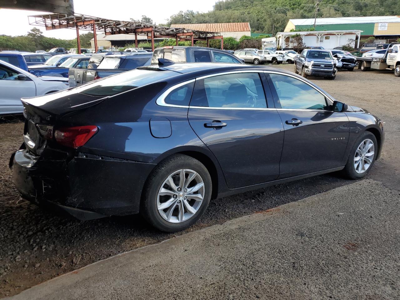 2023 Chevrolet Malibu - Image 3