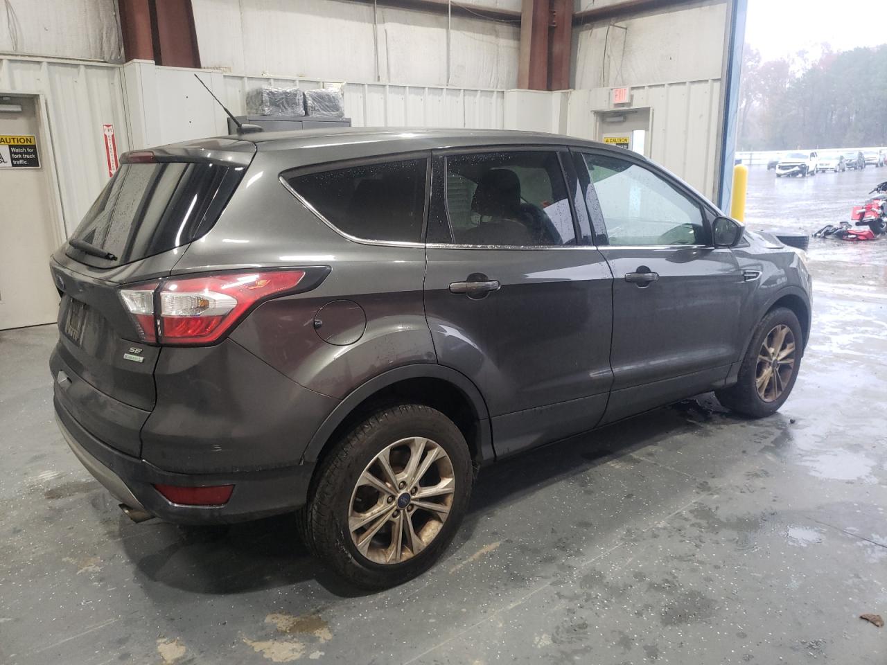 VIN 1FMCU0GD4HUA57361 2017 FORD ESCAPE no.3