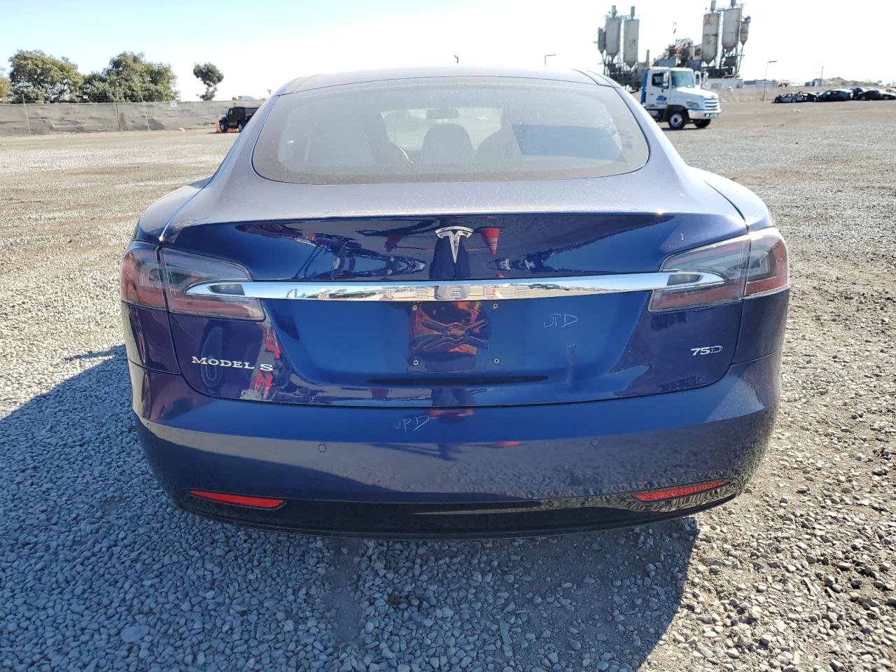 2017 Tesla Model S VIN: 5YJSA1E2XHF215579 Lot: 79907454