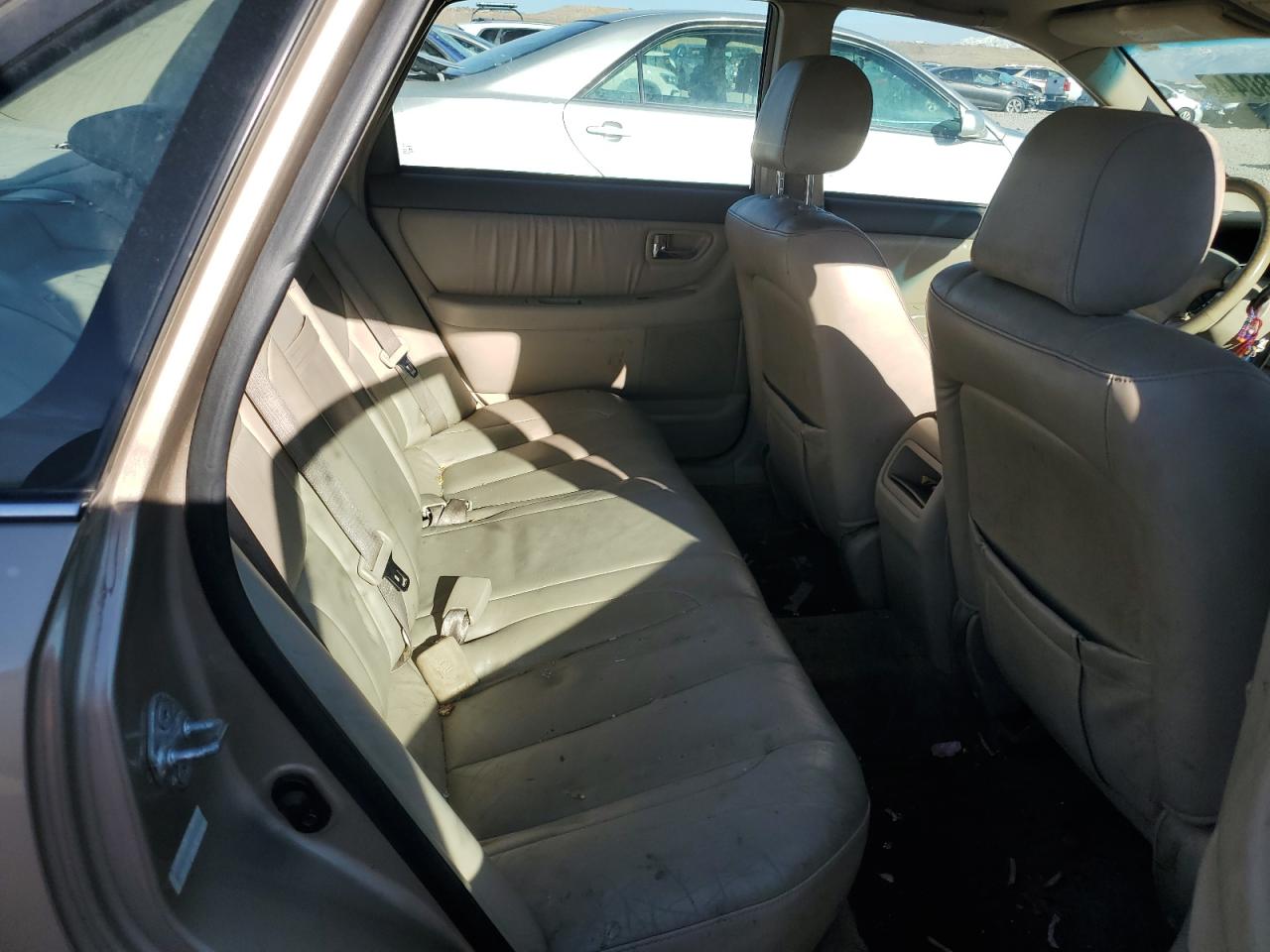 2001 Toyota Avalon - Image 10