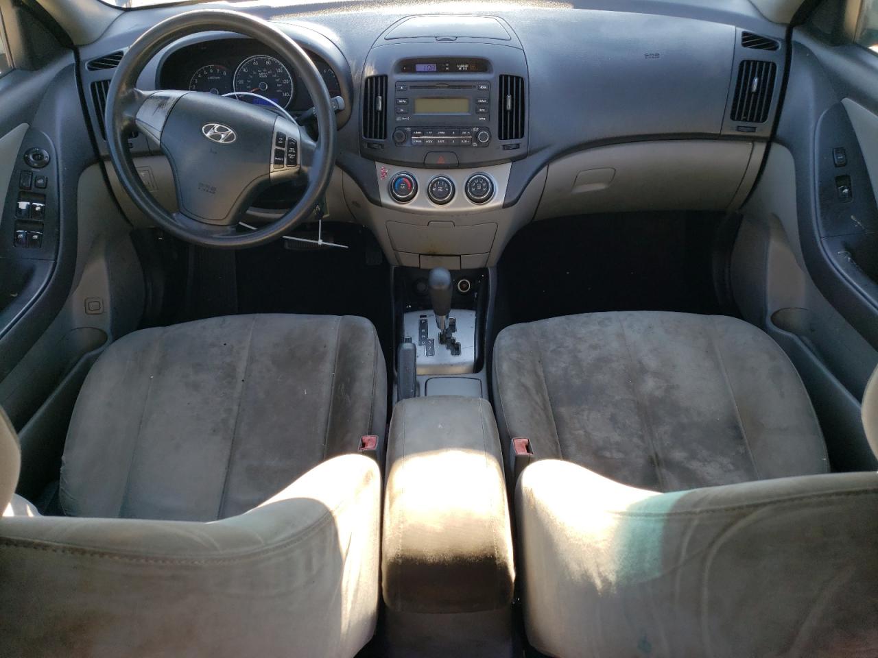 2010 Hyundai Elantra - Image 8