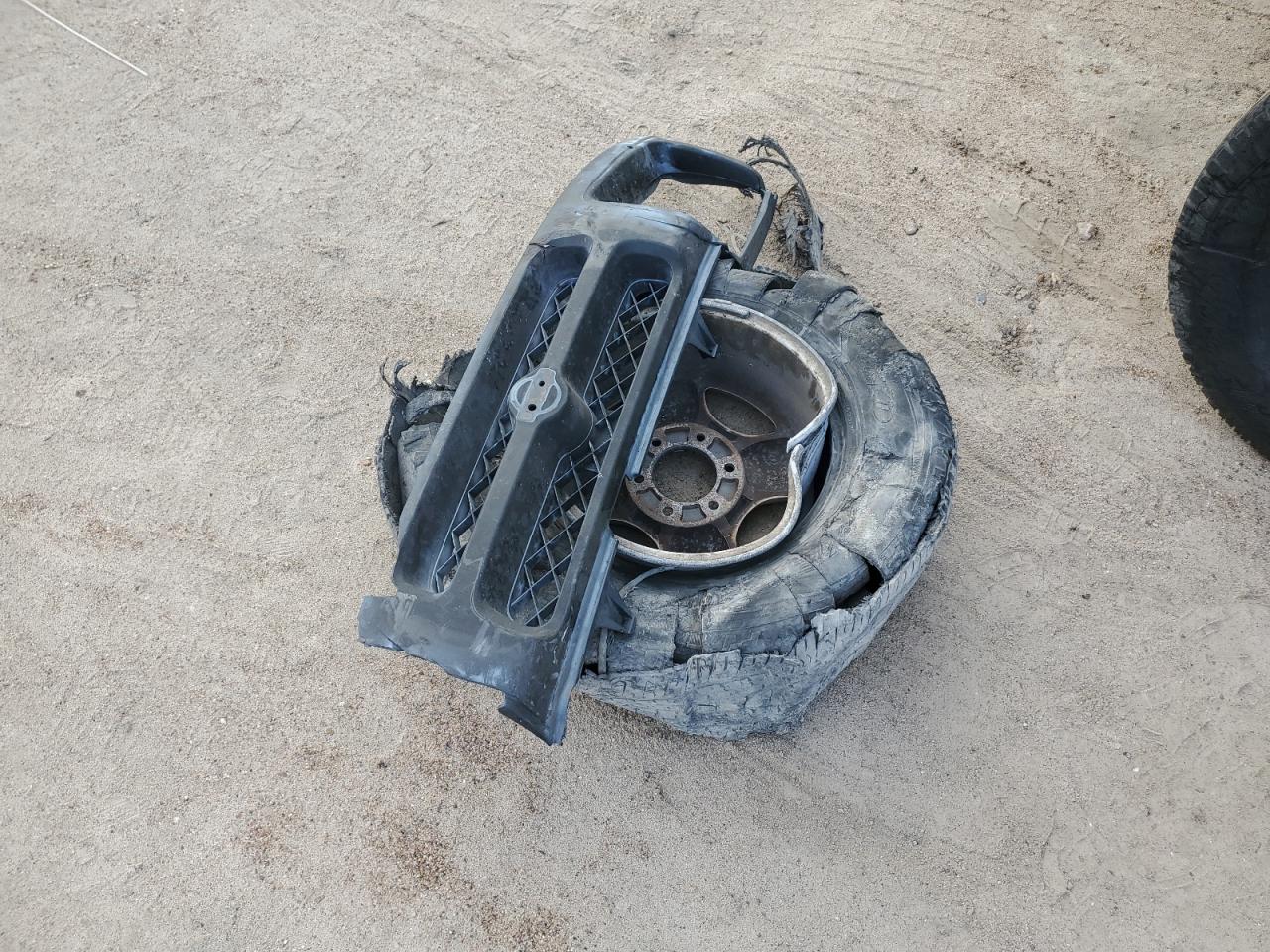 2001 Nissan XTerra - Image 13