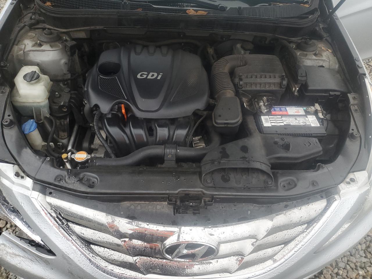 2011 Hyundai Sonata - Image 12