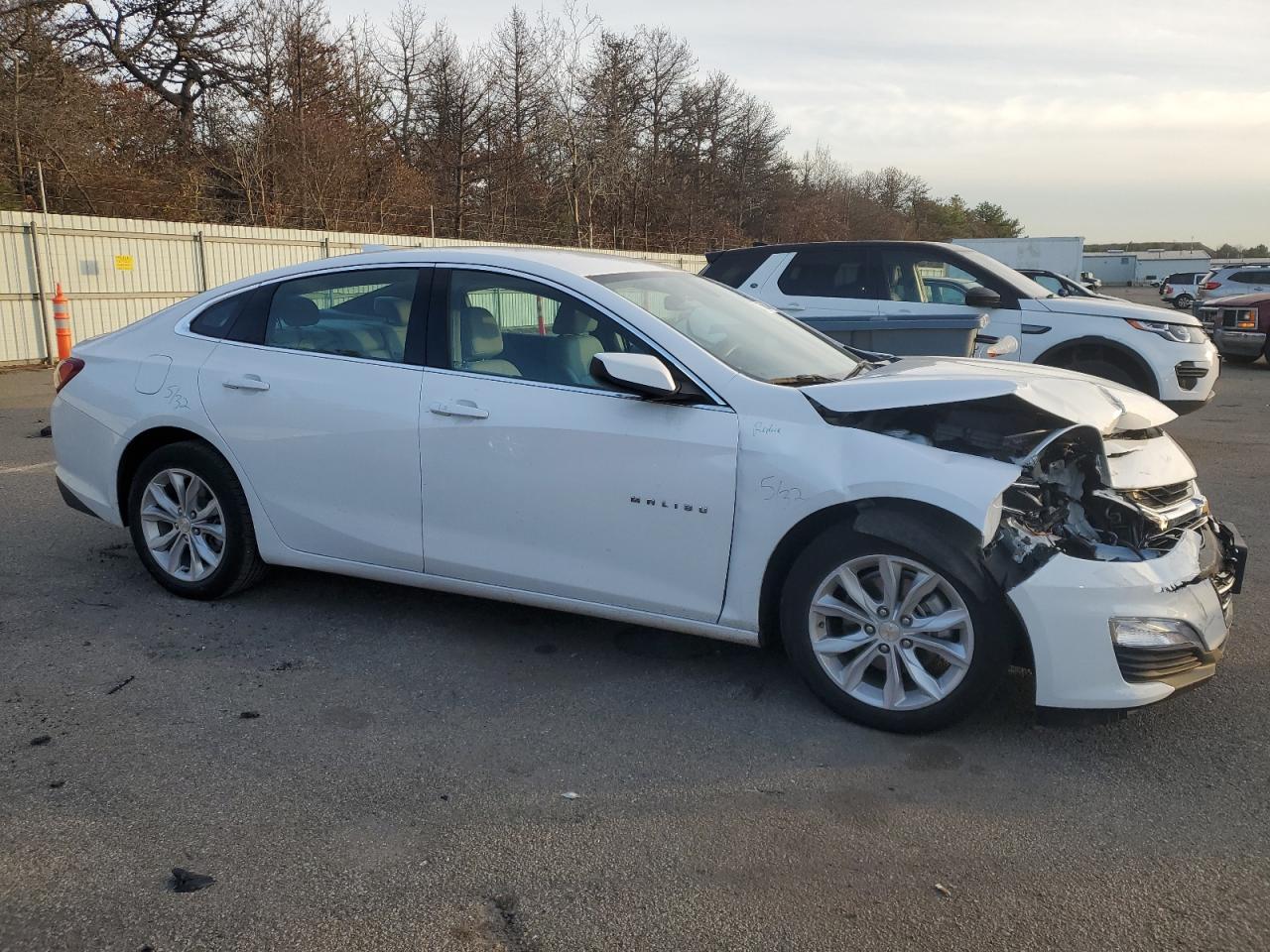2022 Chevrolet Malibu - Image 4