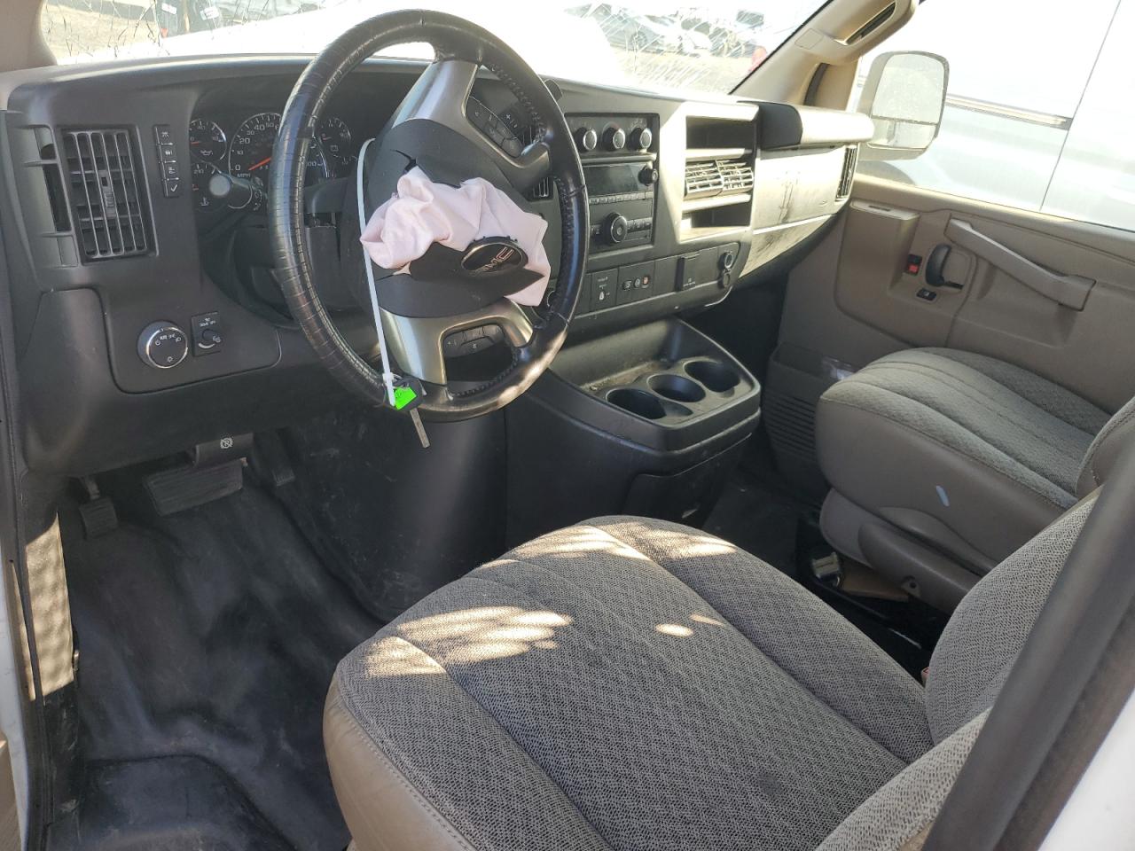 2018 GMC Savana - Image 8