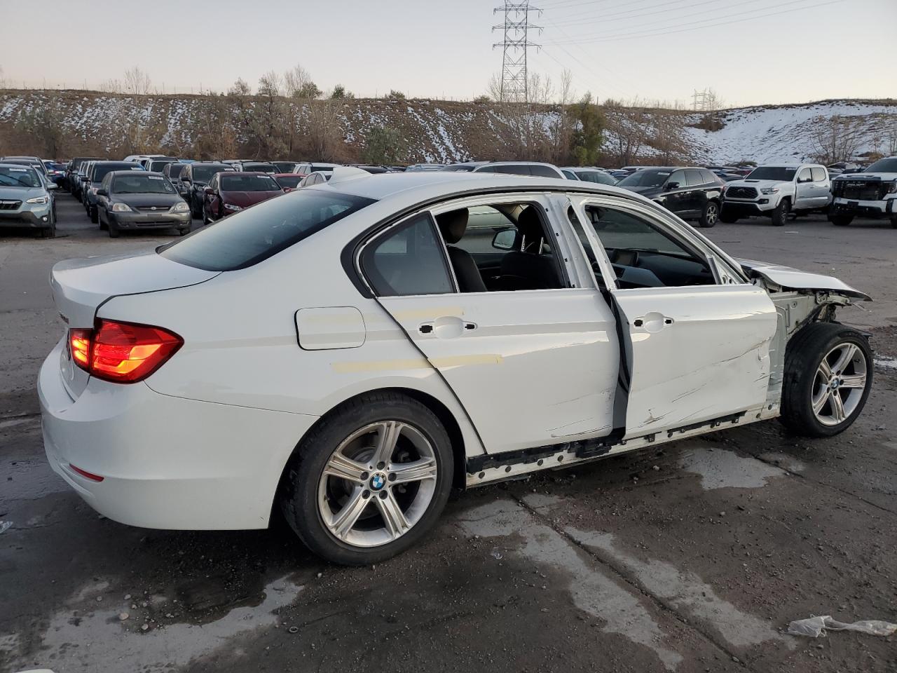 VIN WBA3C3C5XDF979264 2013 BMW 3 SERIES no.3