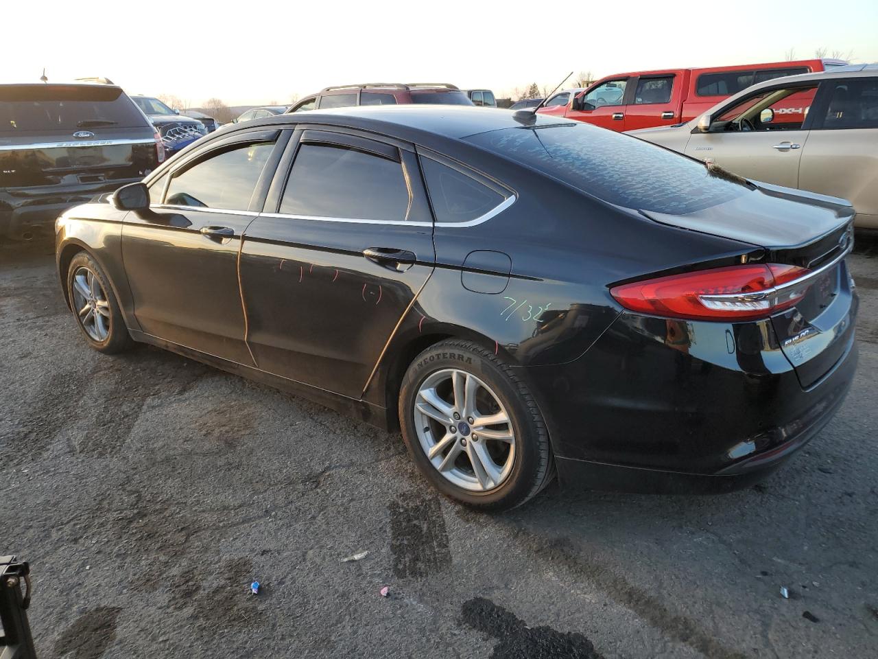 VIN 3FA6P0HD9JR237641 2018 FORD FUSION no.2