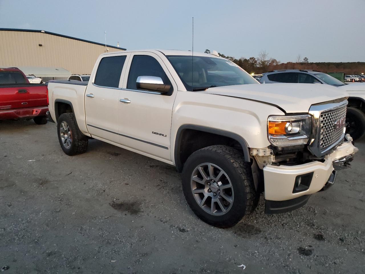 2015 GMC Sierra - Image 4