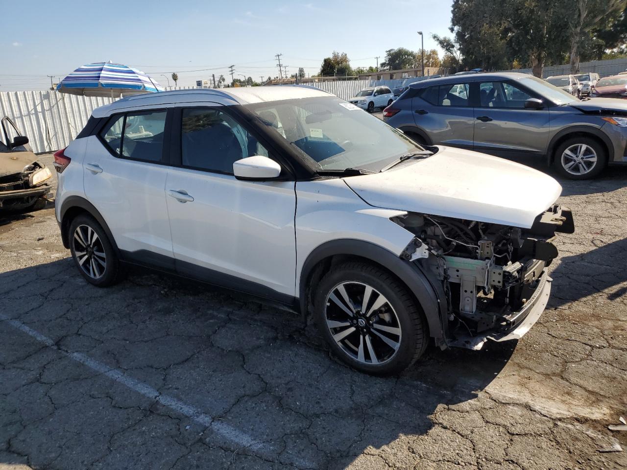 VIN 3N1CP5CU8JL544614 2018 NISSAN KICKS no.4