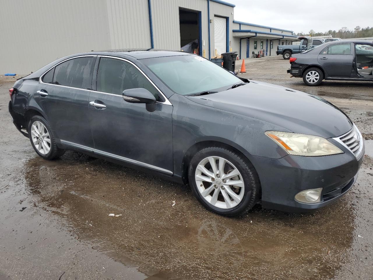 2011 Lexus ES - Image 4