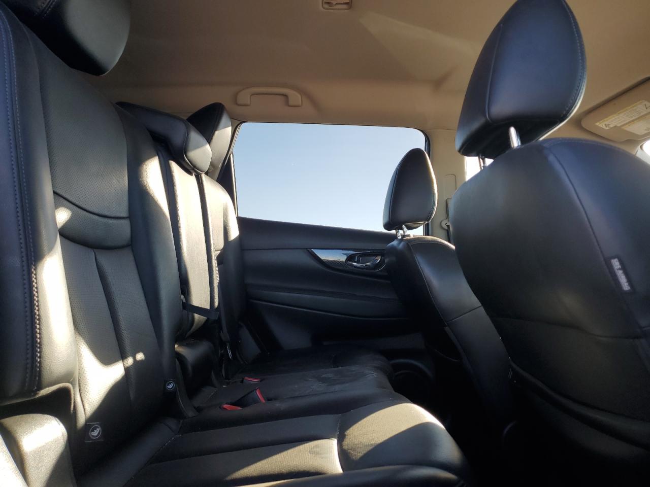 2017 Nissan Rogue - Image 11