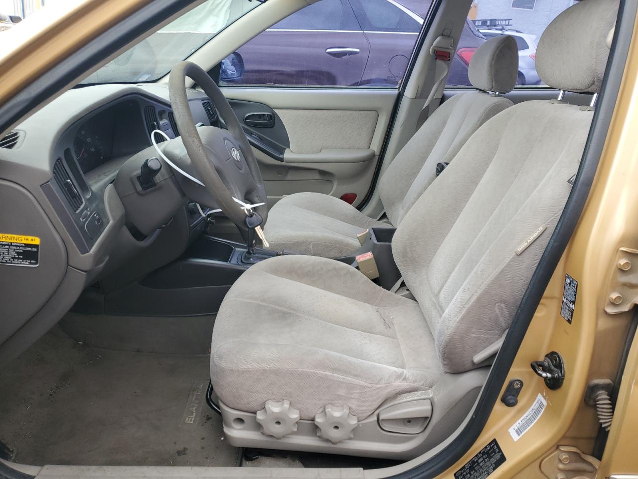 2004 Hyundai Elantra - Image 7