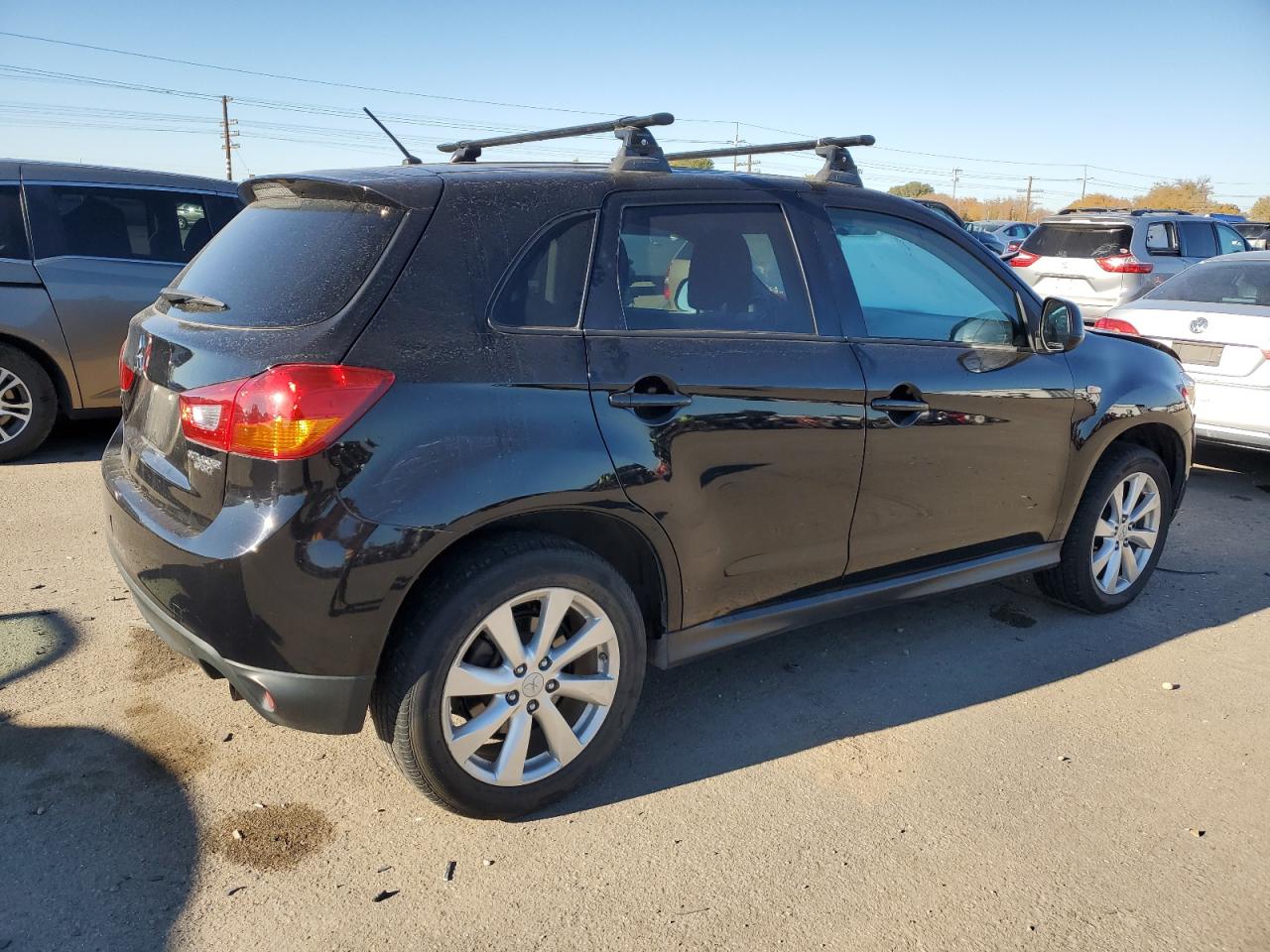 2015 Mitsubishi Outlander - Image 3