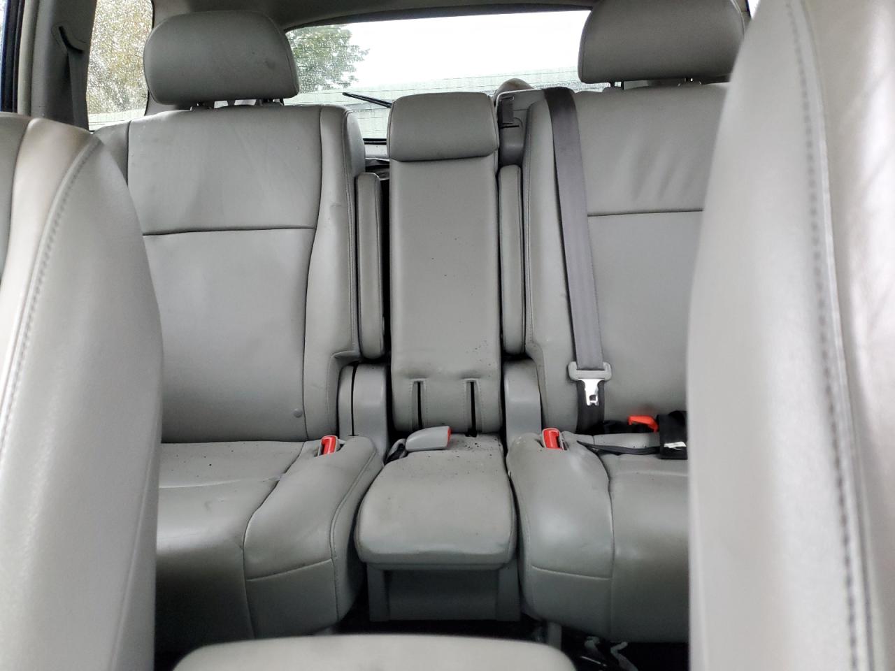 2013 Toyota Highlander - Image 10