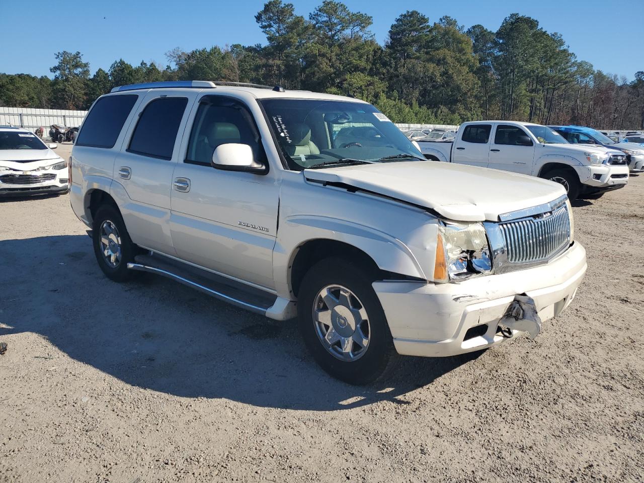 2004 Cadillac Escalade - Image 4
