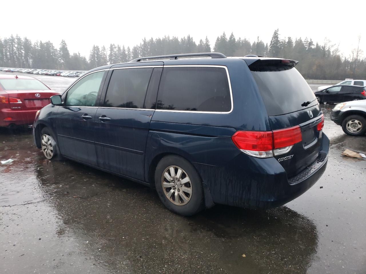 2010 Honda Odyssey - Image 2