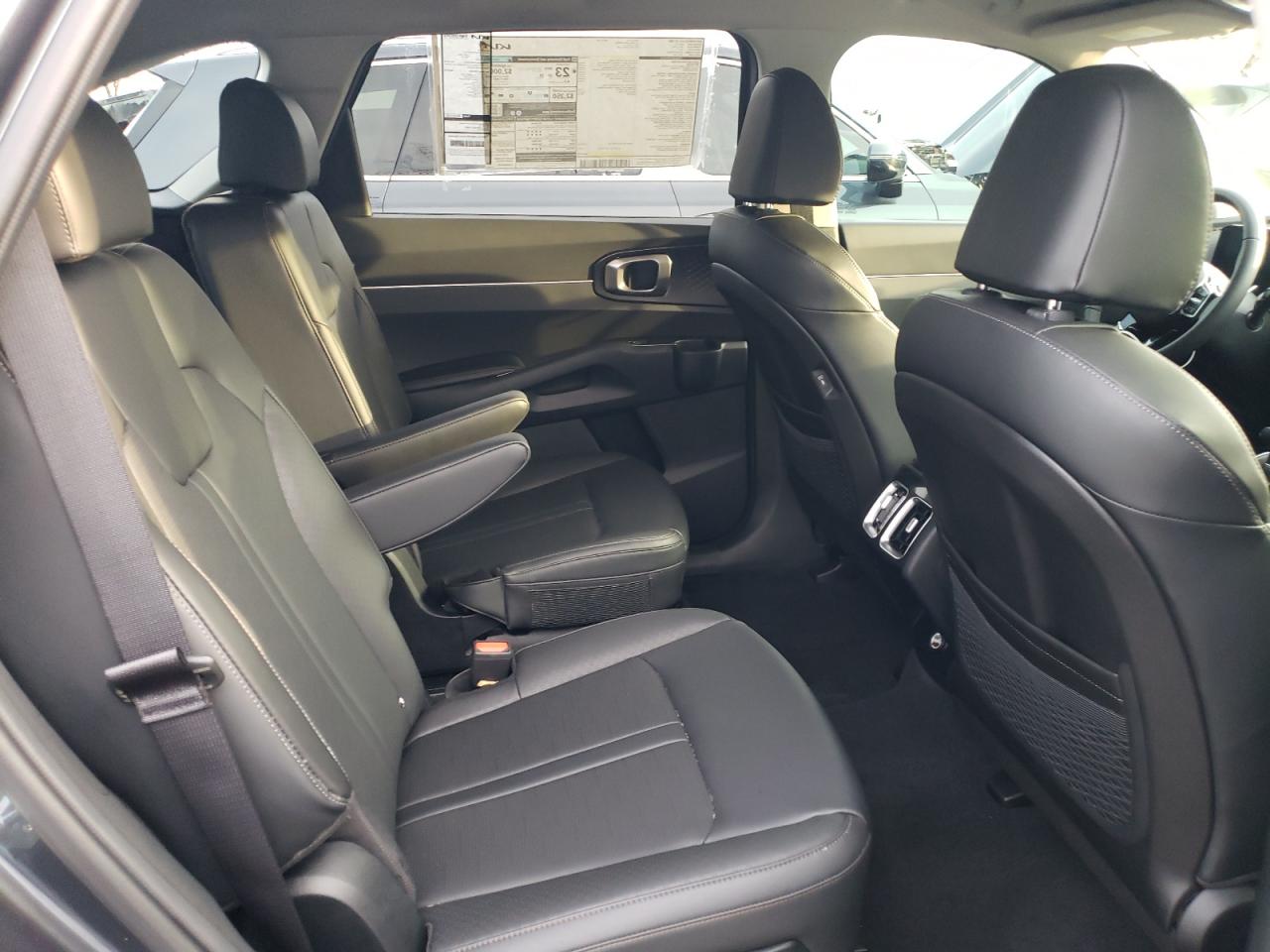 2024 Kia Sorento - Image 10