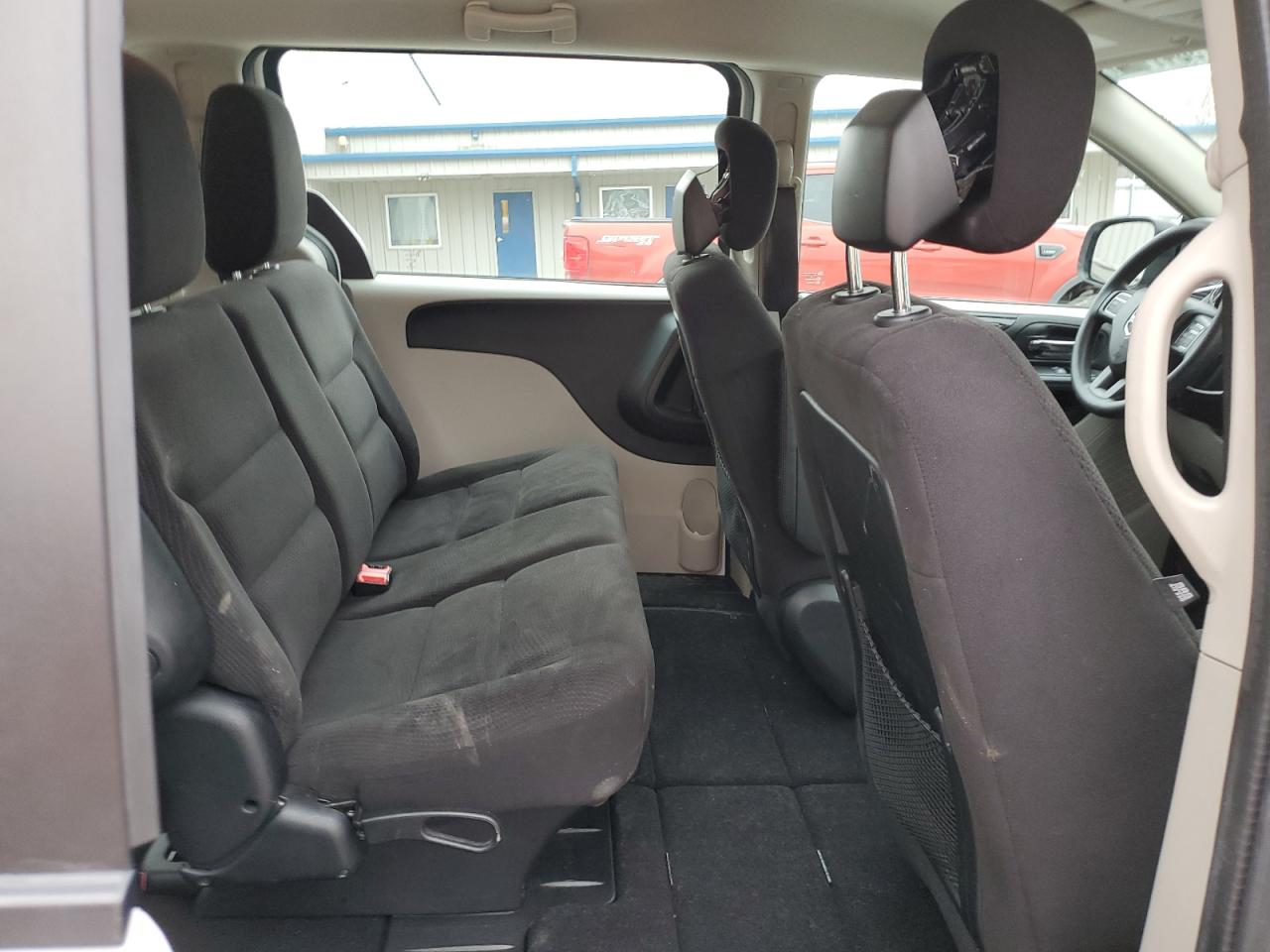 2014 Dodge Caravan - Image 12