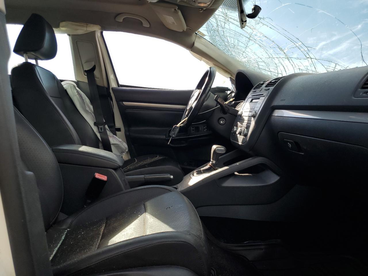 2010 Volkswagen Jetta - Image 7