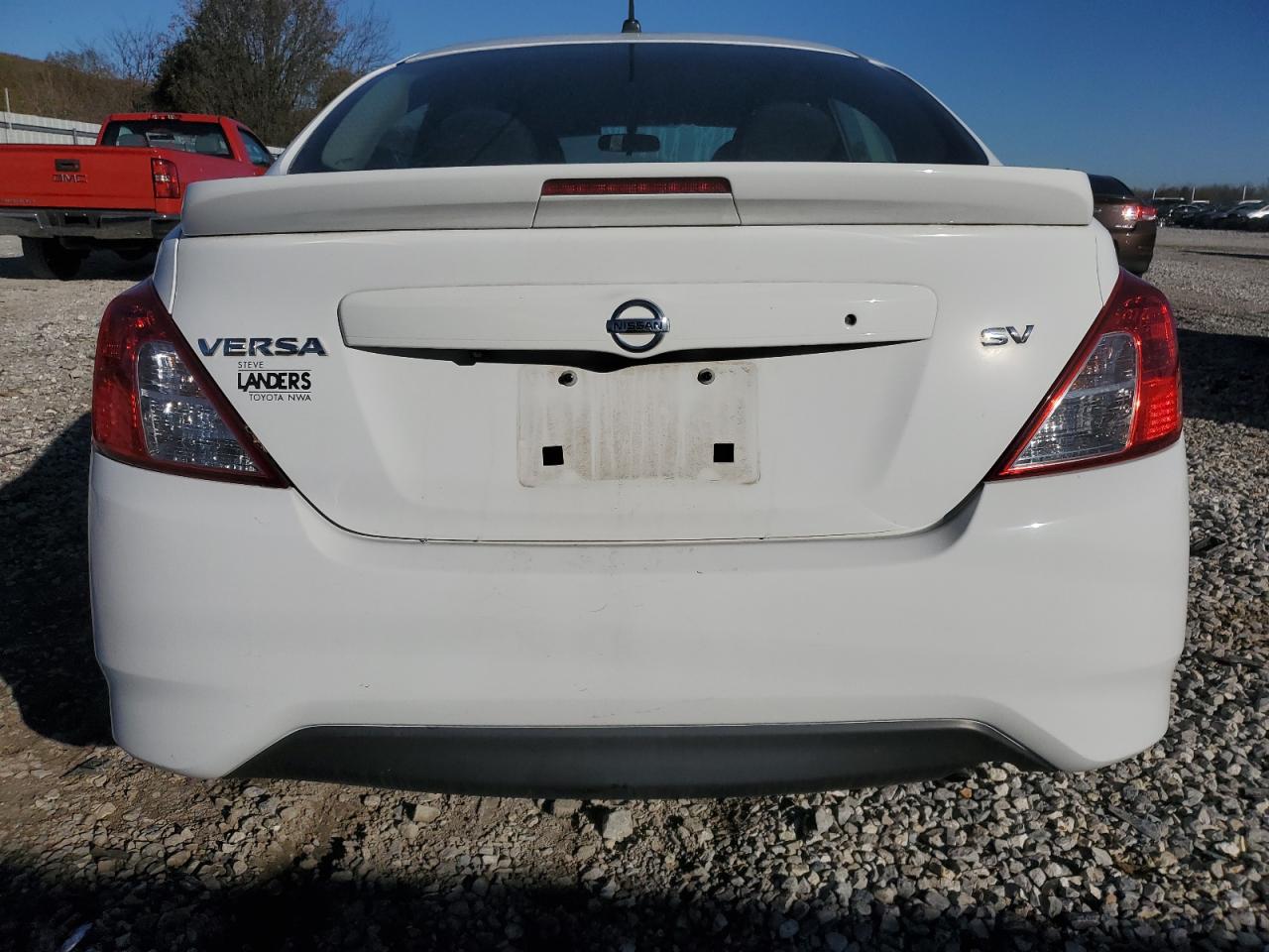 2019 Nissan Versa S VIN: 3N1CN7APXKL833798 Lot: 81099754