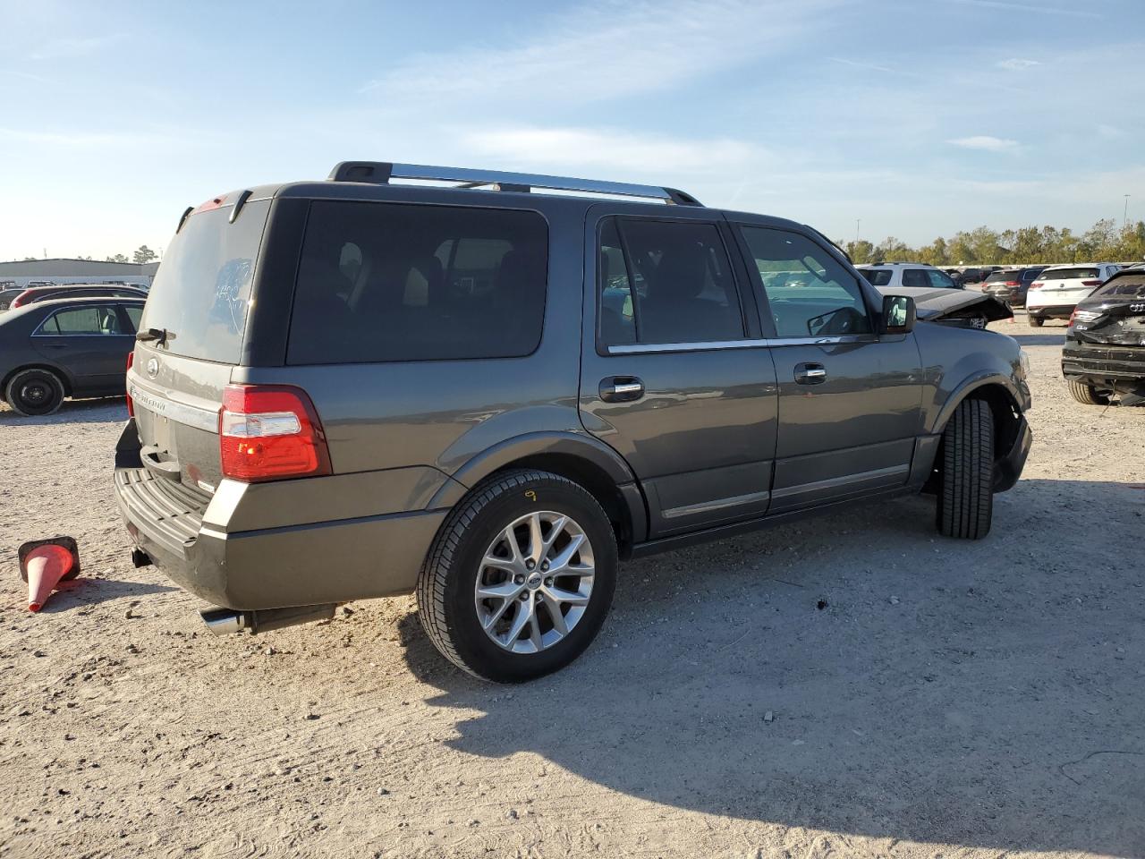 2015 Ford Expedition - Image 3