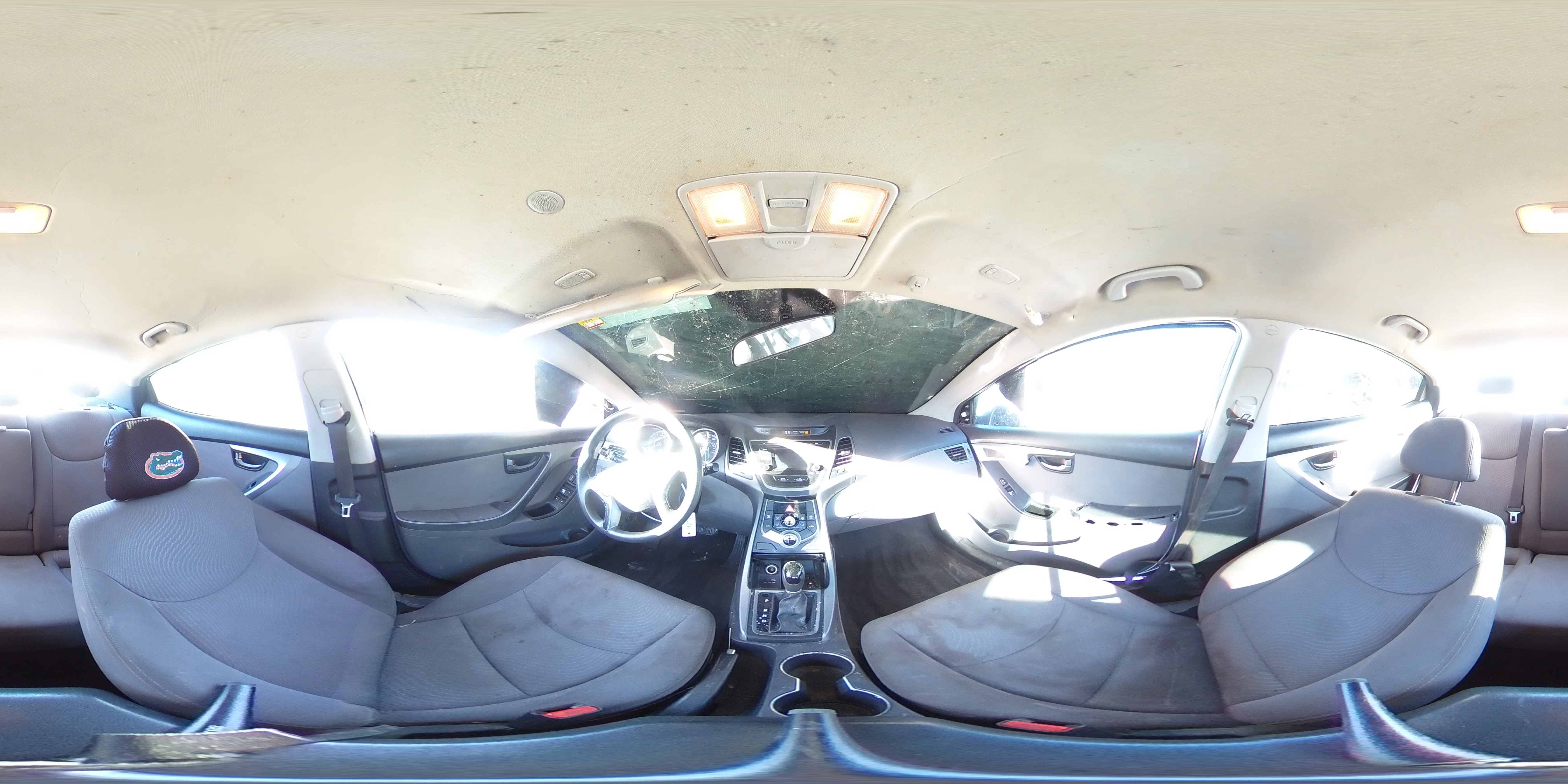 2016 Hyundai Elantra - Image 12