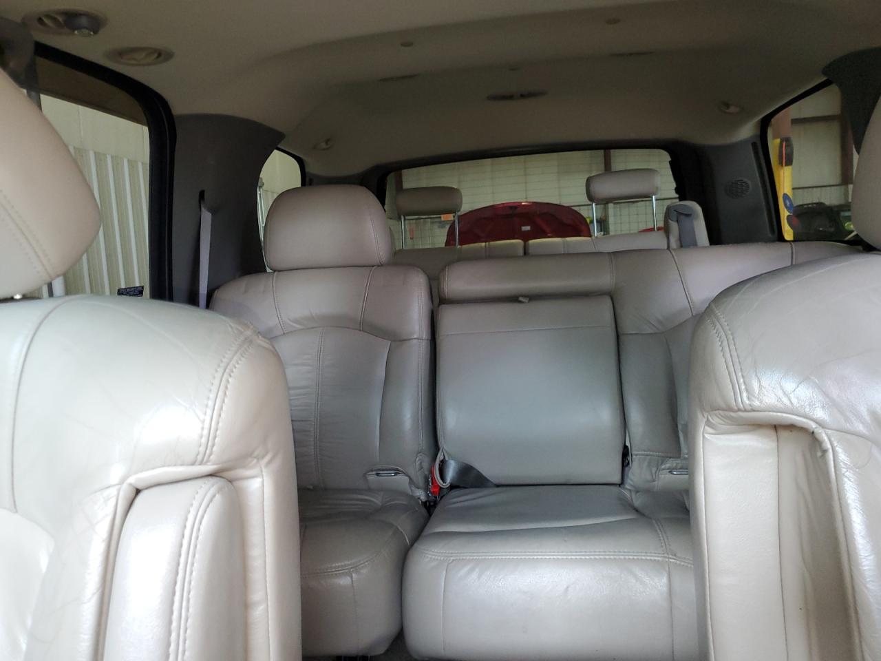 2002 Chevrolet Tahoe - Image 10