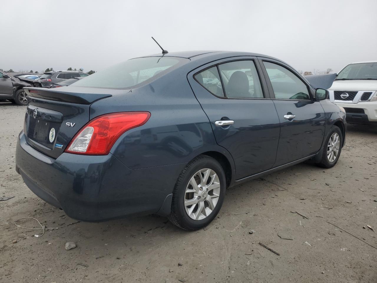 2016 Nissan Versa - Image 3