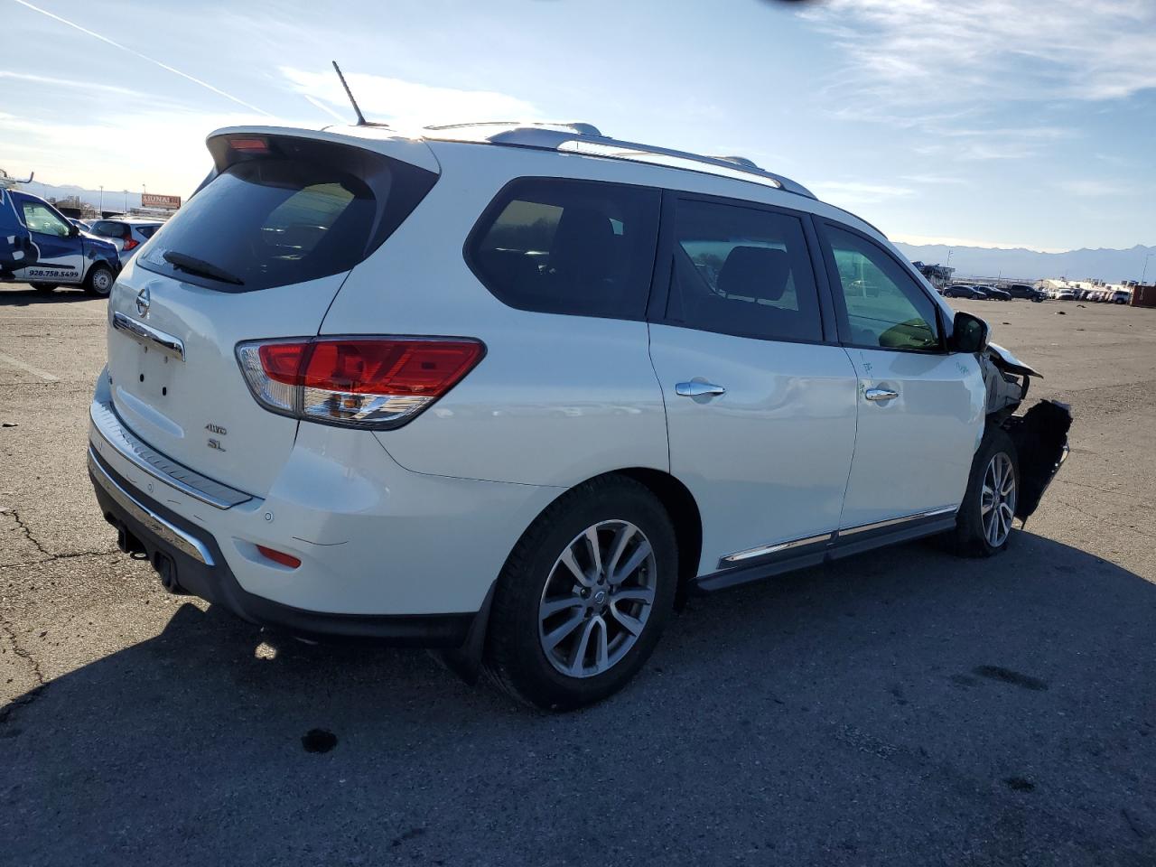 2015 Nissan Pathfinder - Image 3
