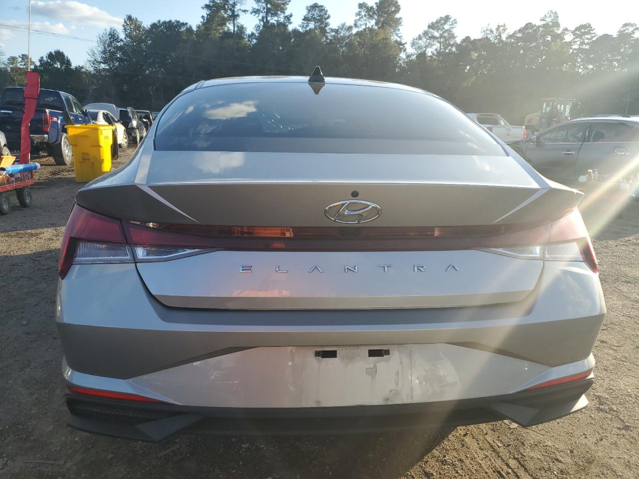 2023 Hyundai Elantra - Image 6