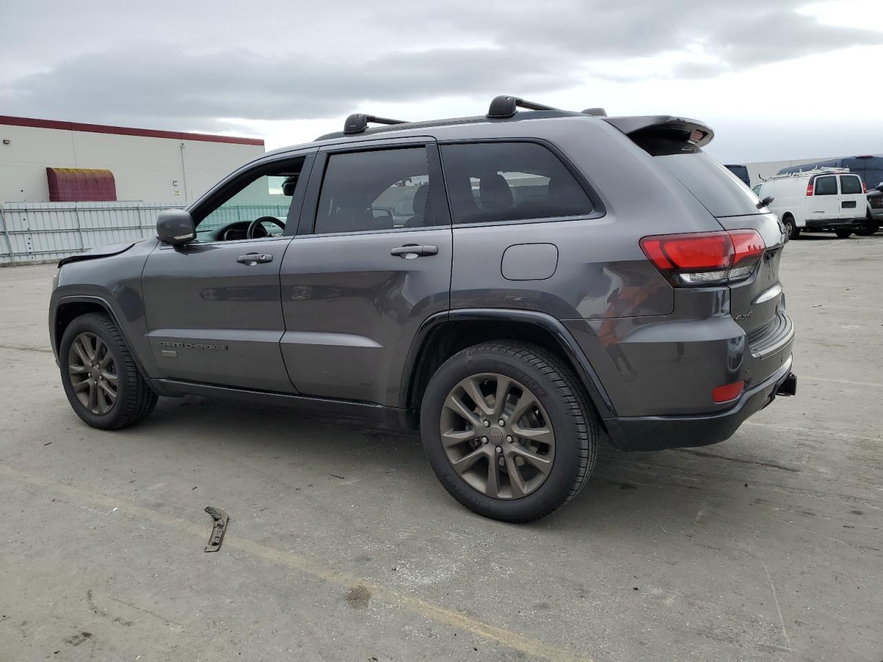 2016 Jeep Grand Cherokee - Image 2