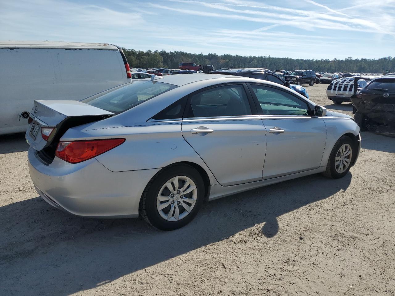 2012 Hyundai Sonata - Image 3